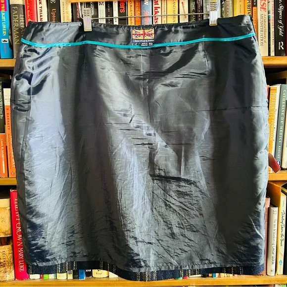 Boden British Tweed Moon Wool Navy Blue Tan Plaid Side Zip Pencil Skirt size 16L - Picture 5 of 8